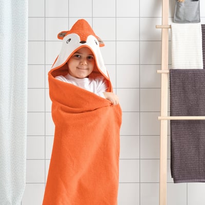 Umea azeri laranjazko toailan kaputxarekin, post-bainua. Beroa, segurua, xurgatzailea, lehorketa azkarrekoa, erosoa. Egurrezko eskailera eskuoihalekin.