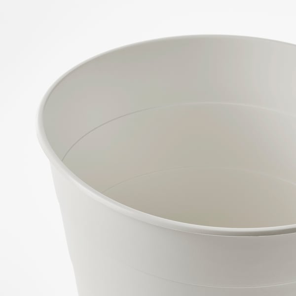 Plastikozko ontzi zuria, leuna, liztorra, garbia eta modernoa.