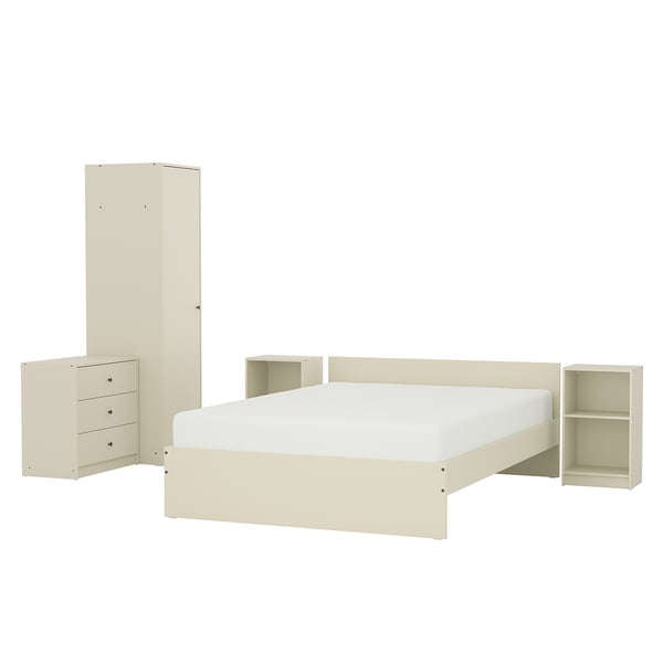 GURSKEN logela-joko zuria. Ohea, armairua, kutxa eta gau-mahaia barne hartzen ditu, dena estilo minimalista eta modernoan.