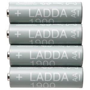 Zilindriko gris lau bateria, modu ordenatuan pilatuak, testu zuri + eta 1900ekin.