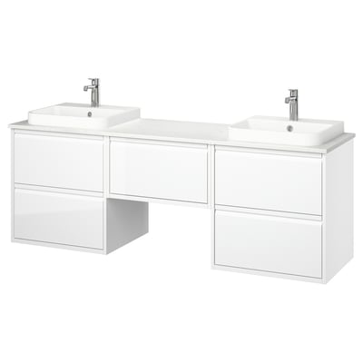 Vanidade de baño branco moderno con mesa de mármore e dous lavabos rectangulares.