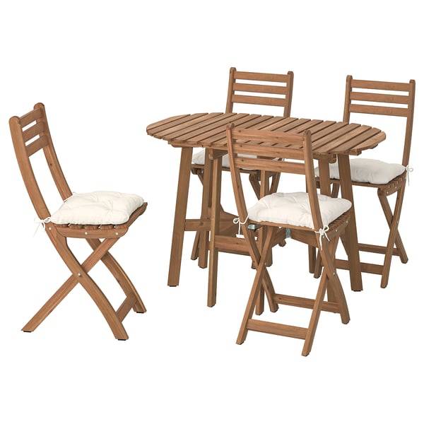 Conxunto de mesa e cadeiras de madeira ao aire libre de ASKHOLMEN. Cor marrón natural. Cada elemento ten asentos acolchados. Deseño plegable.