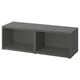 Unha unidade de almacenamento gris IKEA BESTÅ, rectangular, aberta a ambos os dous lados.