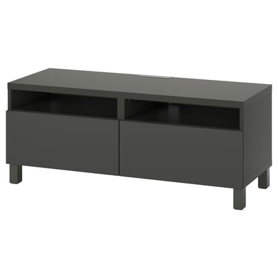 Soporte de televisión gris moderno BESTÅ, rectangular con dous caixóns, almacenamento aberto, estantes axustables, xestión de cables, patas de madeira escura.