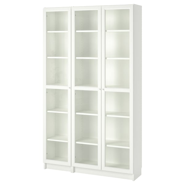 Estante branco BILLY: seis estantes axustables, portas de vidro, deseño limpo.