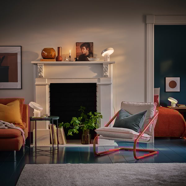 BLOMPRAKT Lámpada altofalante con Bluetooth, beixe