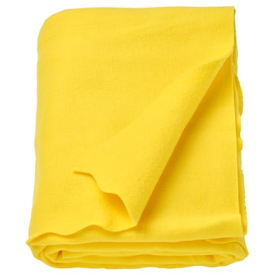Manta de fleece amarelo brillante, suave e acolledora, forma rectangular, deseño sinxelo, feita con 90% poliéster reciclado.