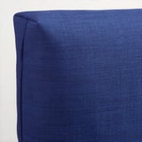 Coxín tapizado azul, tecido texturizado, firme pero suave. Ideal para a comodidade.