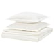 Un conxunto de cubertas de duvet branco HAMPFLOCKEL ben dobrado, con percal de algodón crocante con almofadas cadradas e un deseño suave e con botóns.
