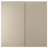 Portas deslizantes HASVIK en beige. Son modernos, minimalistas e ofrecen un acabado suave.