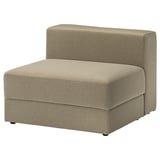 Cadeira JÄTTEBO en tecido beige, tecido suave, forma cadrada e asento acolchoado e profundo.