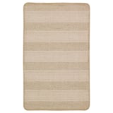 Unha alfombra beige KLEJS, de forma rectangular, feita de 69% de xute, 31% algodón, cun patrón de raias.