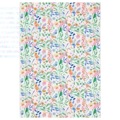 Tecido pre-cortado KUNGSLJUSMAL: paxaros lúdicos, flores sobre branco. Algodón 100% reciclado. Ideal para proxectos de costura.