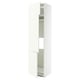 Armario de cociña branco METOD de IKEA. Trátase dunha unidade alta e rectangular con estantes axustables e portas reversibles.