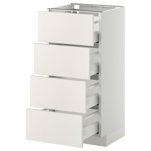 Un armario de cociña IKEA METOD branco con catro caixóns totalmente extensibles. O deseño elegante ofrece unha atmosfera moderna e lixeira, ideal para o almacenamento da cociña.