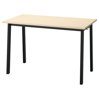 Mesa de conferencias MITTZON. É marrón claro, cunha parte superior rectangular e patas metálicas negras. Ideal para salas de reunións ou espazos compartidos.