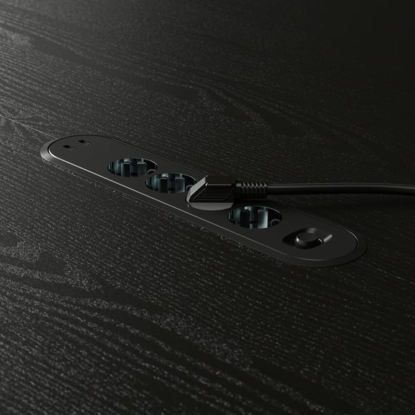 Panel de alimentación MITTZON: tomas USB e cable, bandexa de feltro incorporada para un fácil acceso ao cable.