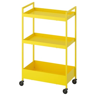 Carriño metálico amarelo brillante de tres niveis con rodas, perfecto para almacenamento e organización.