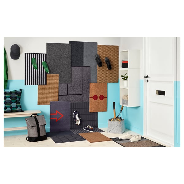 Entrada moderna con alfombras OPLEV en varios deseños e cores, ideais para uso exterior.
