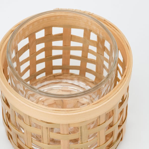 Portavelas de vimbio con centro de vidro, artesanía de alta calidade, bambú natural e vidro transparente.