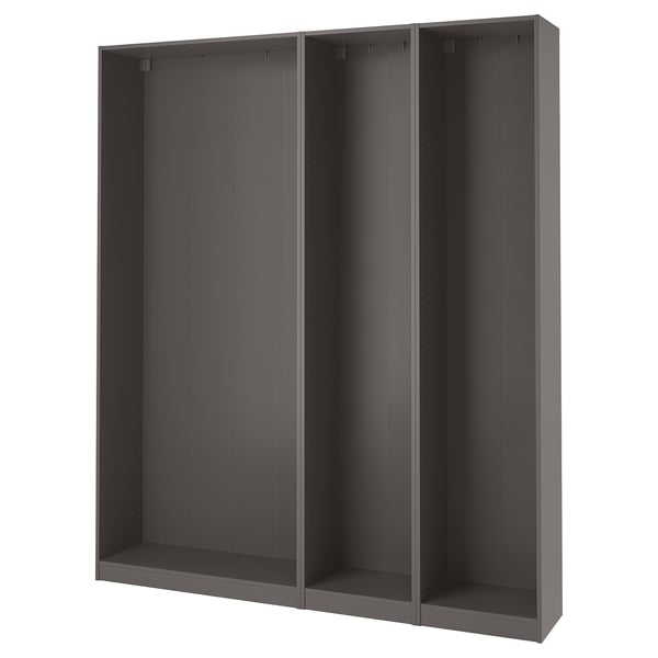 Un marco de garda-roupa ikea PAX gris escuro cun deseño minimalista, con tres seccións abertas.