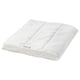 Opción: Duvet branco SÄFFEROT, dobrado, poliéster reciclado, suave e cálido, deseño sinxelo, lavable á máquina.