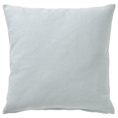 Unha cuberta de coxín SANDTRAV cadrada, azul claro e branca, feita de algodón 100% cun deseño texturizado e detalle de cremalleira.