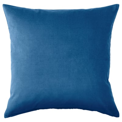 SANELA almofada cadrada azul. Textura de veludo, cor sólida, deseño limpo.