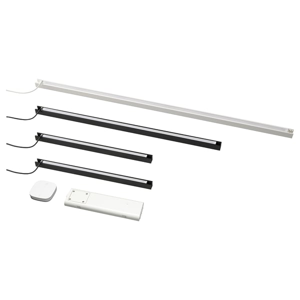 A imaxe mostra o kit de iluminación do baño led SILVERGLANS incluíndo tiras de prata, dimmer sen fíos e remoto.