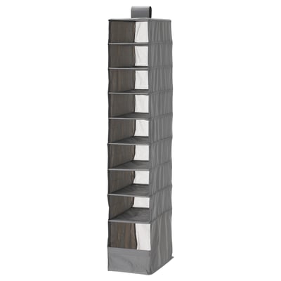Unha unidade de almacenamento gris SKUBB con sete estantes. Feito de poliéster reciclado, colga verticalmente cun gancho, perfecto para a organización do armario.