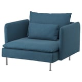 Cadeira azul elegante moderna, asento profundo, pernas cromates, deseño minimalista.