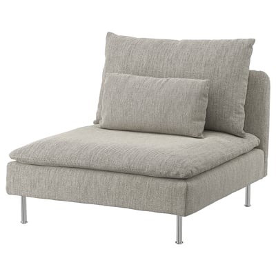 Cadeira de brazos SÖDERHAMN en gris con tecido texturizado, pernas cromadas e coxíns cadrados.