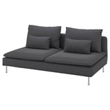 Sofá moderno SÖDERHAMN gris escuro con elegantes pernas metálicas, coxíns de peluche e deseño minimalista.