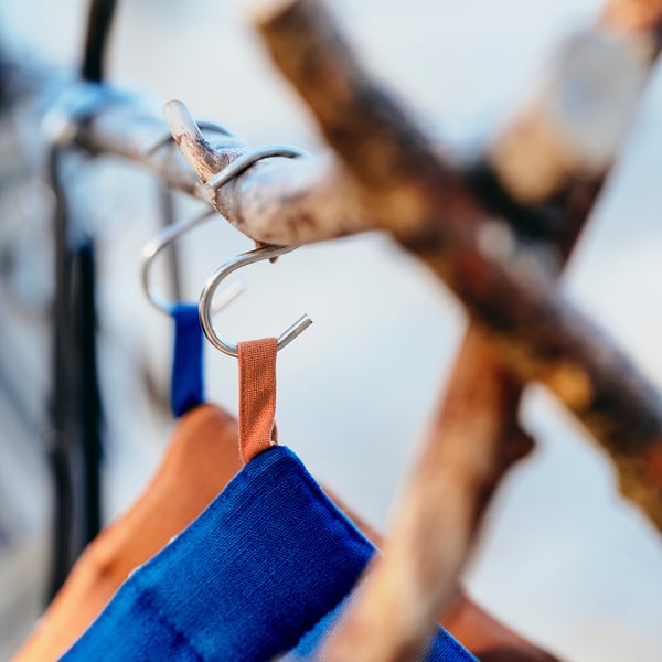 SOLUPPGÅNG Manopla, azul/marrón, 21x21 cm