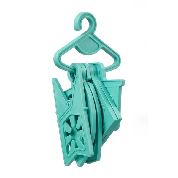 Un conxunto de colgantes de calcetíns SPACKLA de plástico verde azul, deseñados para manter os calcetíns xuntos no lavado e para o secar.