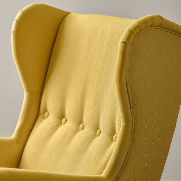 STRANDMON Poltrona con banqueta, Tibbleby amarelo