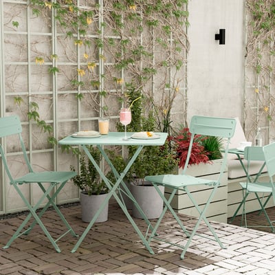 Pequeno conxunto de patio exterior con mesa e cadeiras metálica plegable verde claro. Perfecto para balcóns, vén premontado.