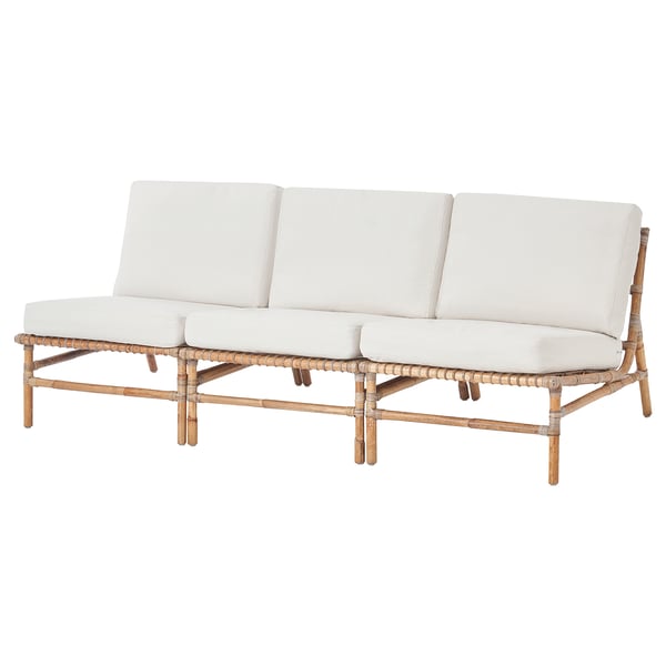 Sofá exterior TVARÖ, ratán branco e natural, deseño modular de 3 asentos con coxíns de peluche.