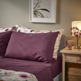 Cama con fundas de almofada púrpura ULLVIDE; Mestura de algodón e lyocell, tamaño medio, deseño sinxelo.