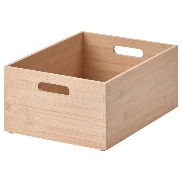 Unha caixa de almacenamento rectangular de bambú con dous mangos, axeitada para organizar utensilios de cociña ou pequenos obxectos, nunha cor natural de madeira.