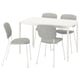 Opción: Un comedor VIHALS branco cunha mesa rectangular extensible e catro cadeiras de tecido gris claro con pernas brancas.