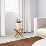 Soporte de plantas de bambú, branco, encaixa en calquera espazo.