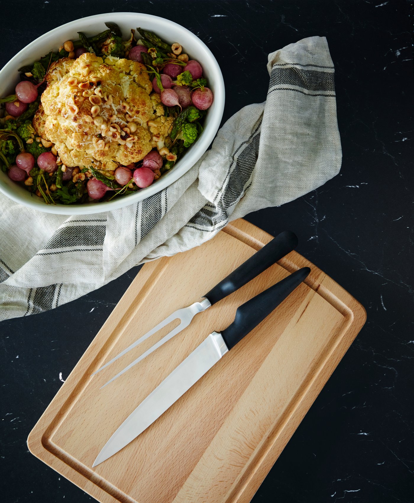 An oval/off-white VARDAGEN oven dish