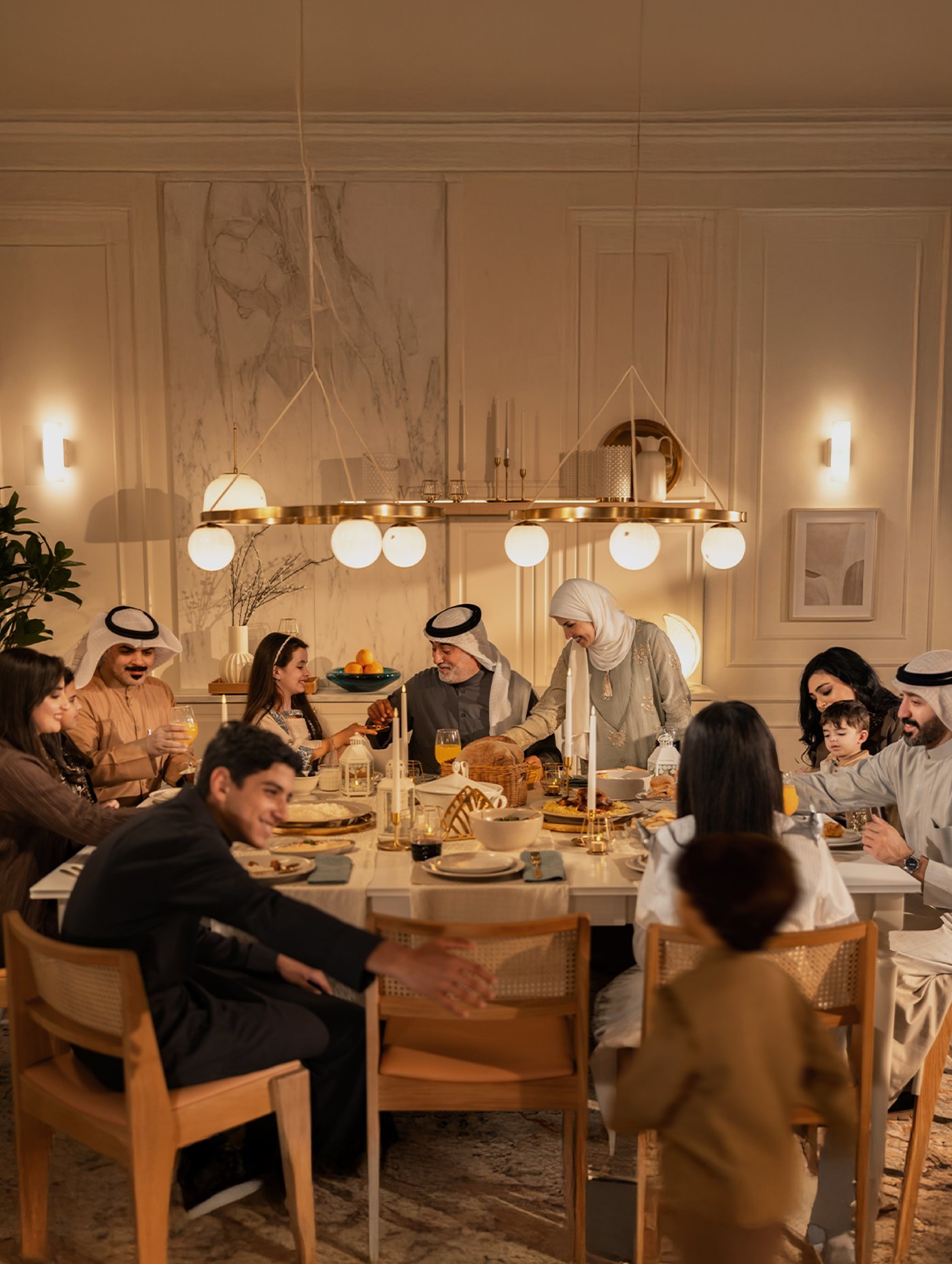 A ceramic MÄVINN salad bowl