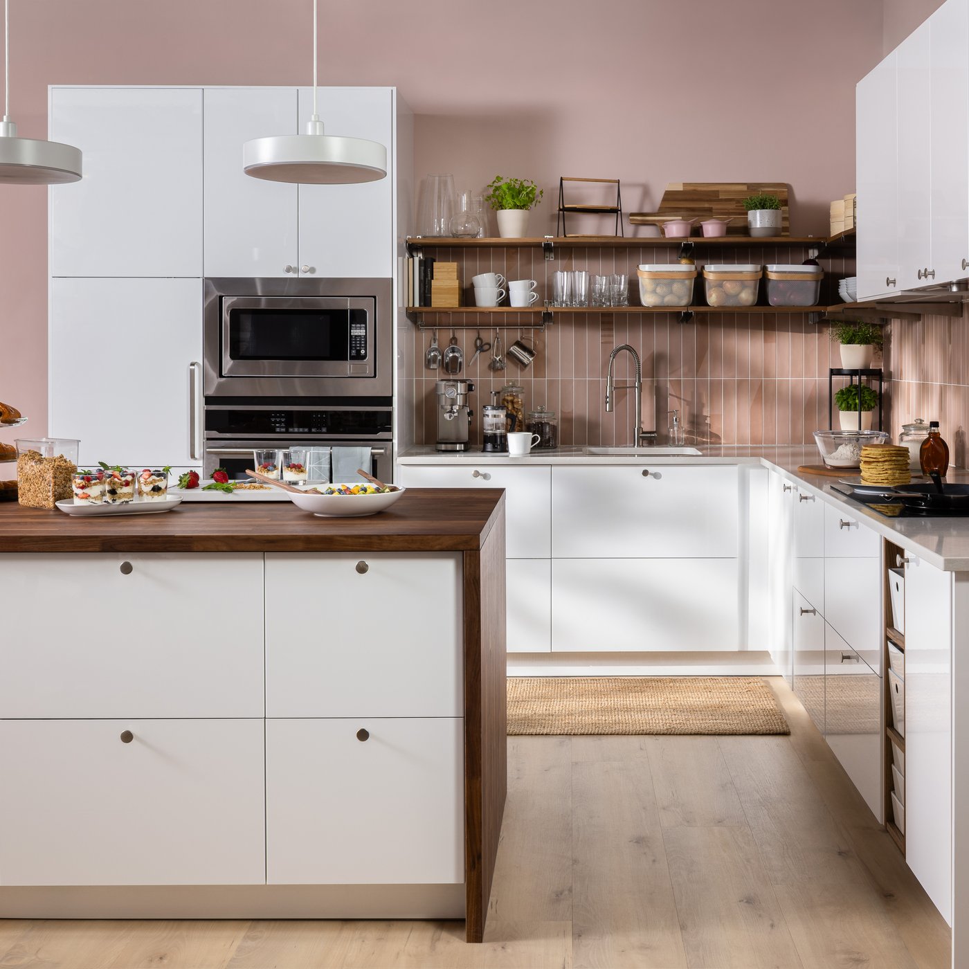 a photo of a kitchen
