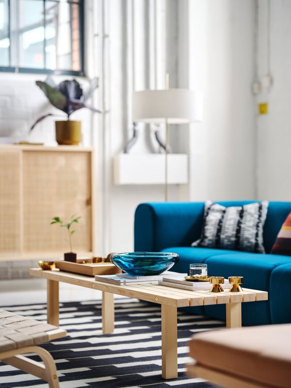 Mesa de centro de madera de la nueva colección STOCKHOLM.