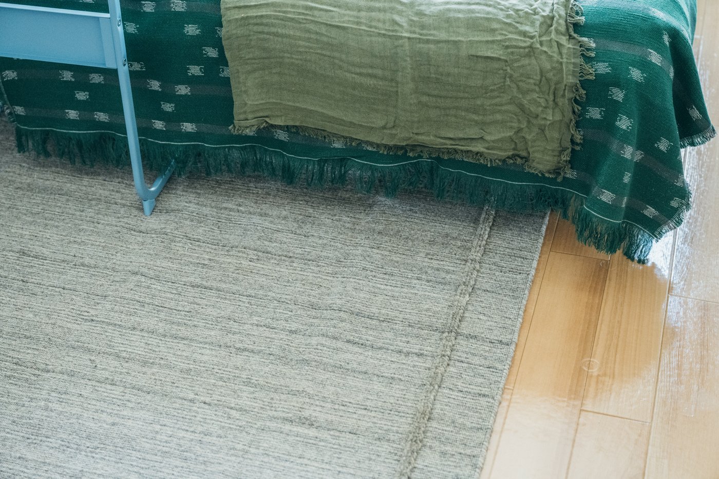 グレイッシュなベージュカラーのホイエトラグ