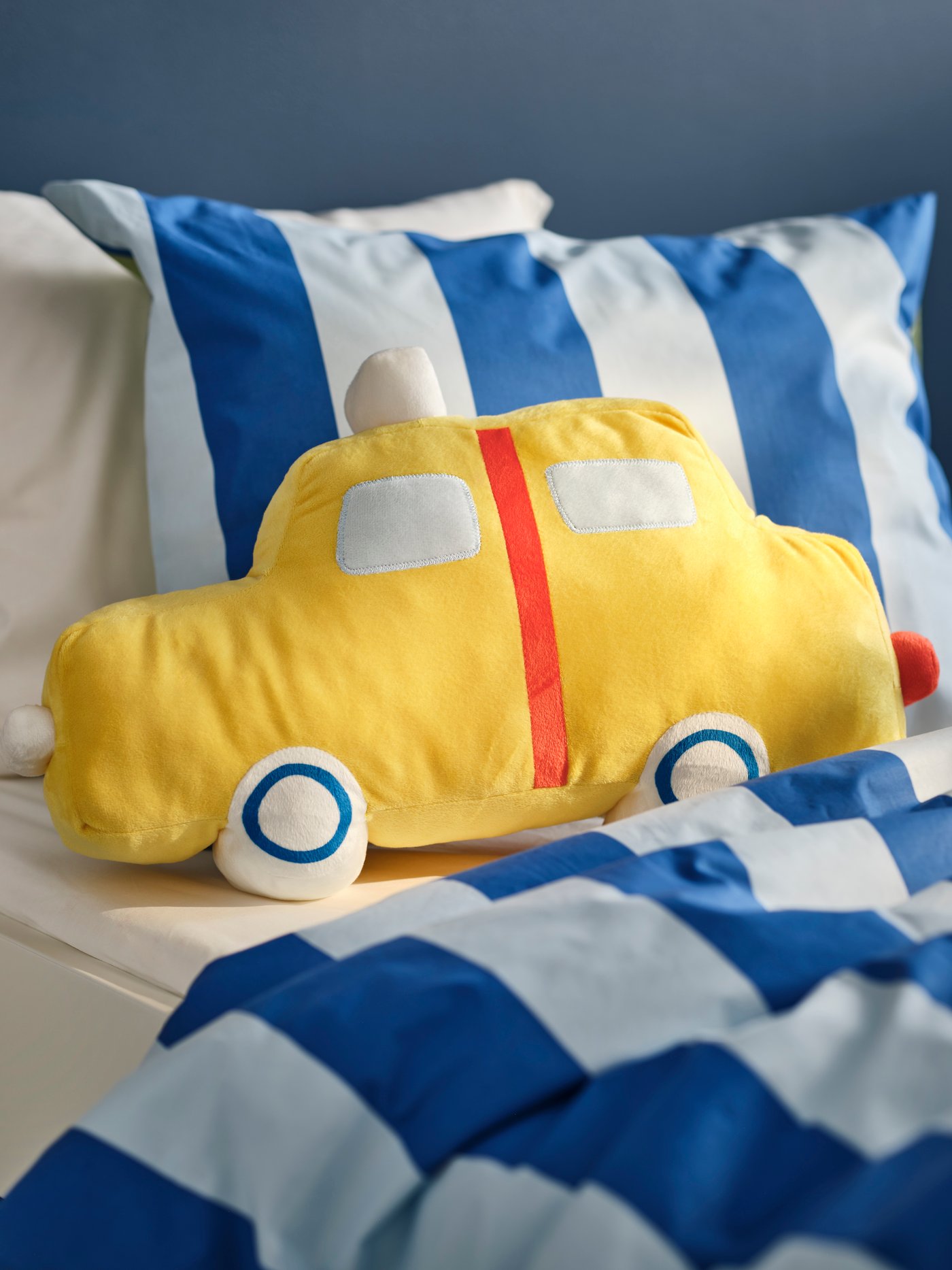 BARNDRÖM
Cushion, yellow/taxi-shaped,