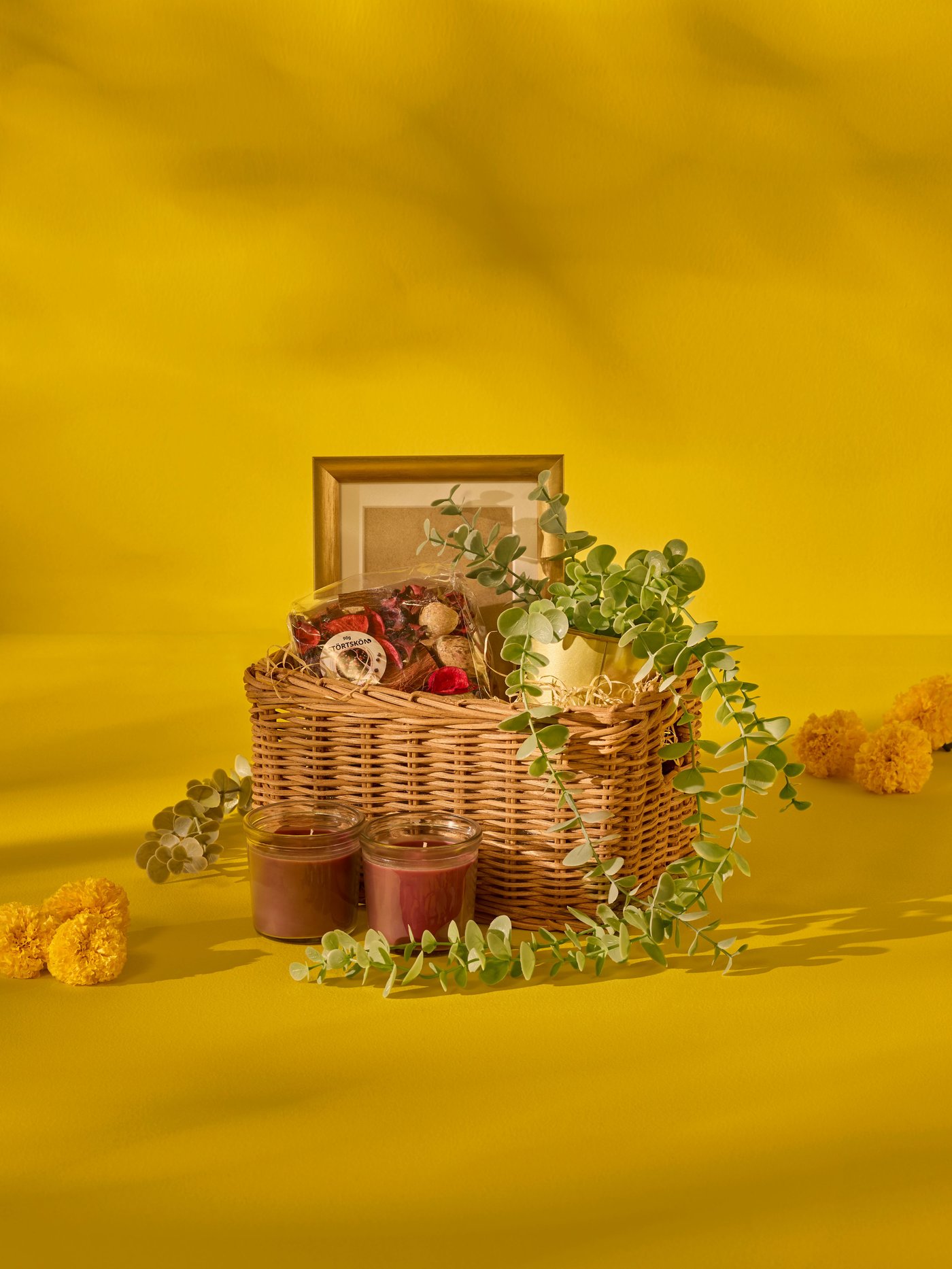 barruan produktuak dituen saskia