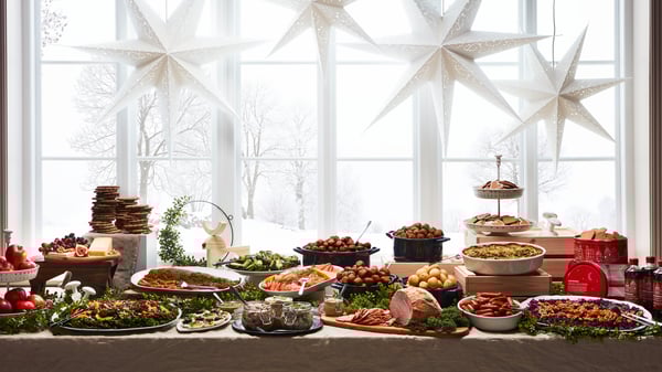 There are many meals on the table